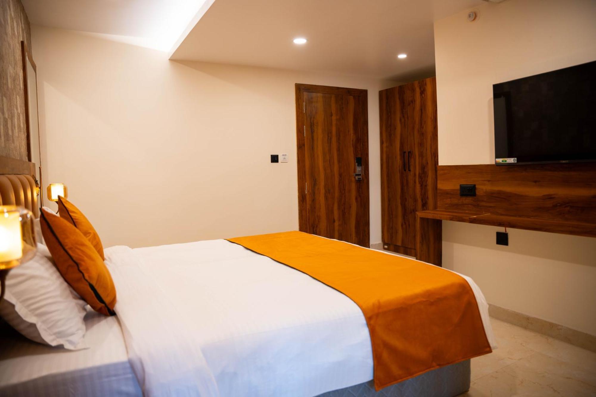 Hotel Orange Bhubaneswar Exterior photo