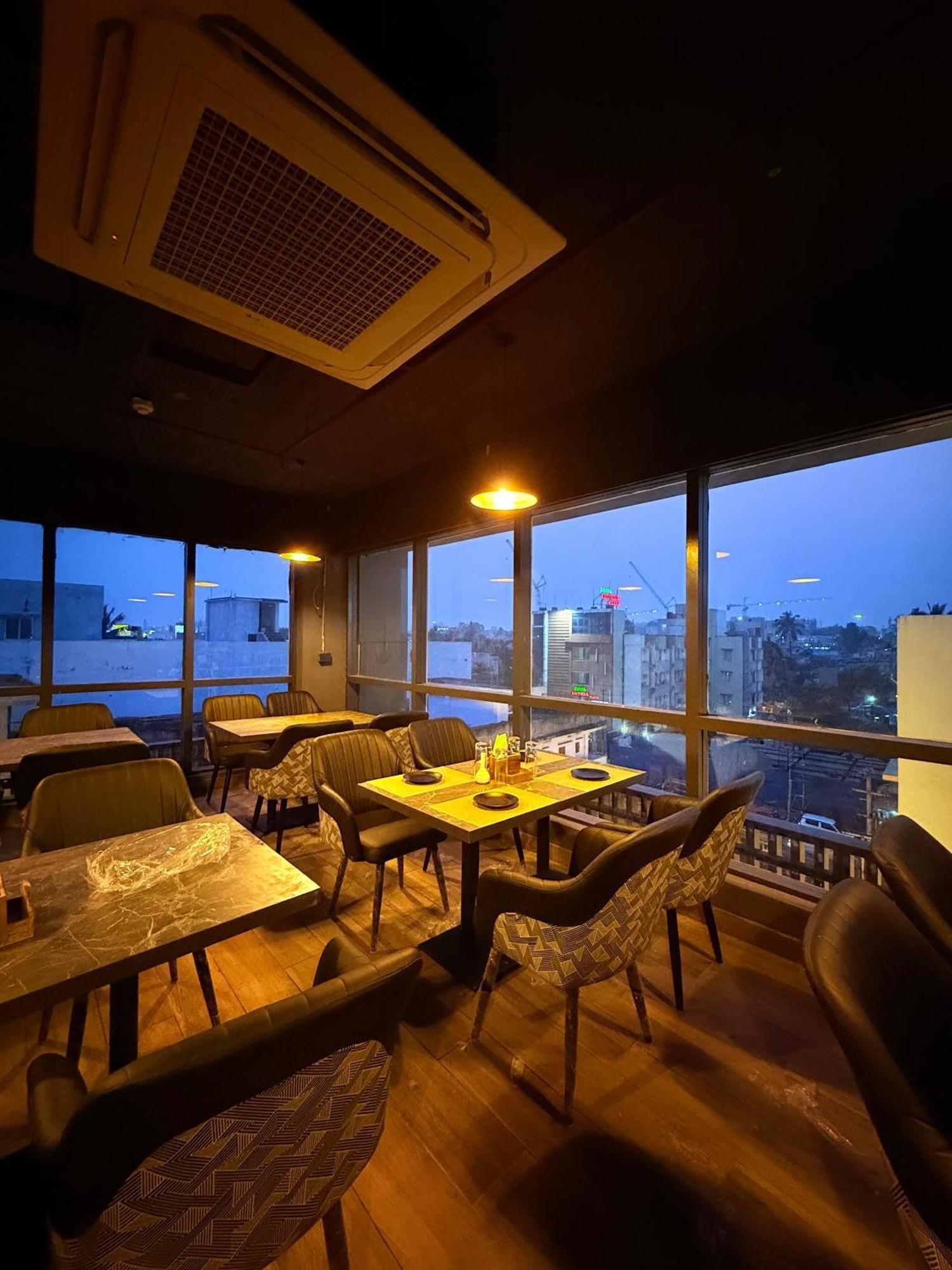 Hotel Orange Bhubaneswar Exterior photo
